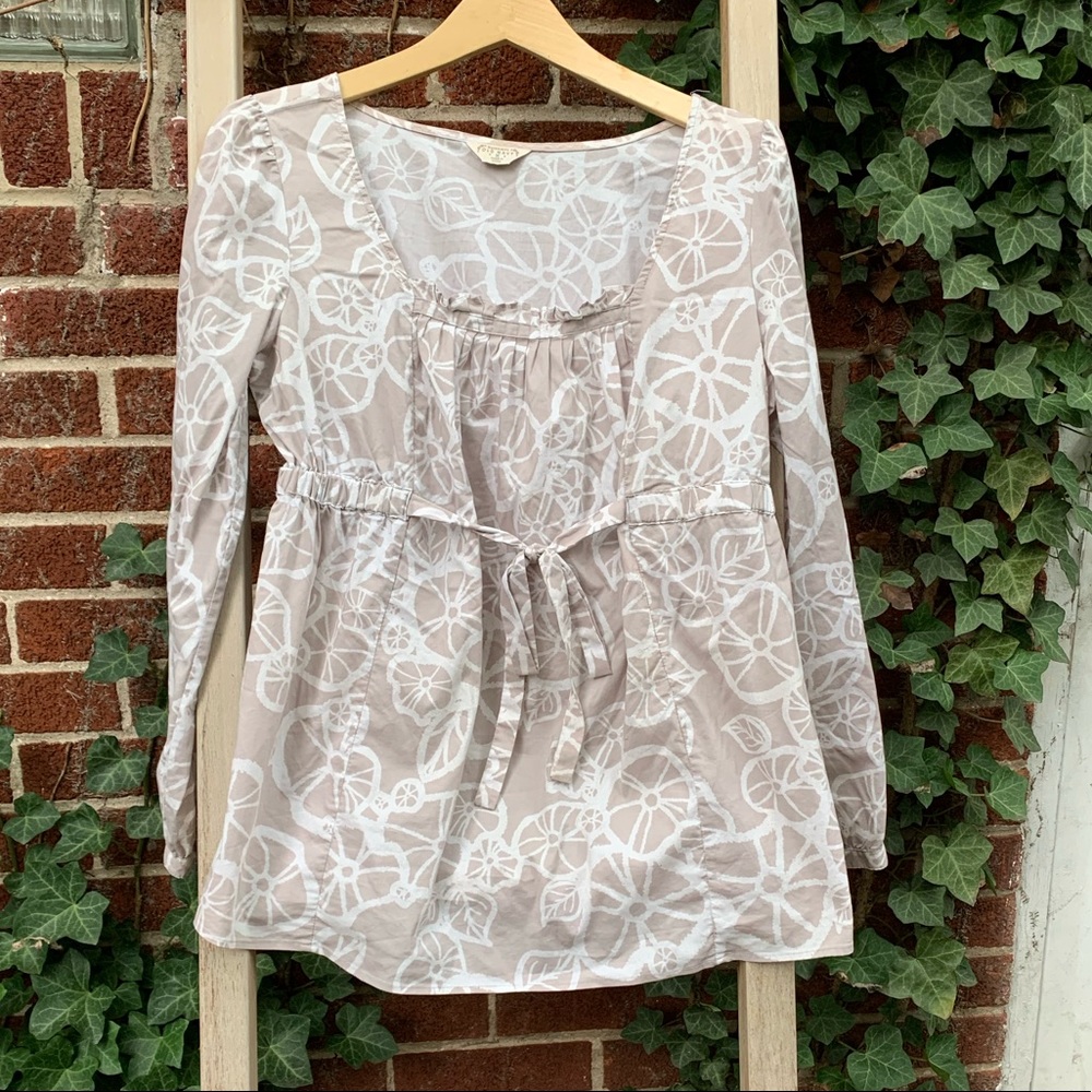 SOLD.  Crisp cotton maternity top. Old Navy.